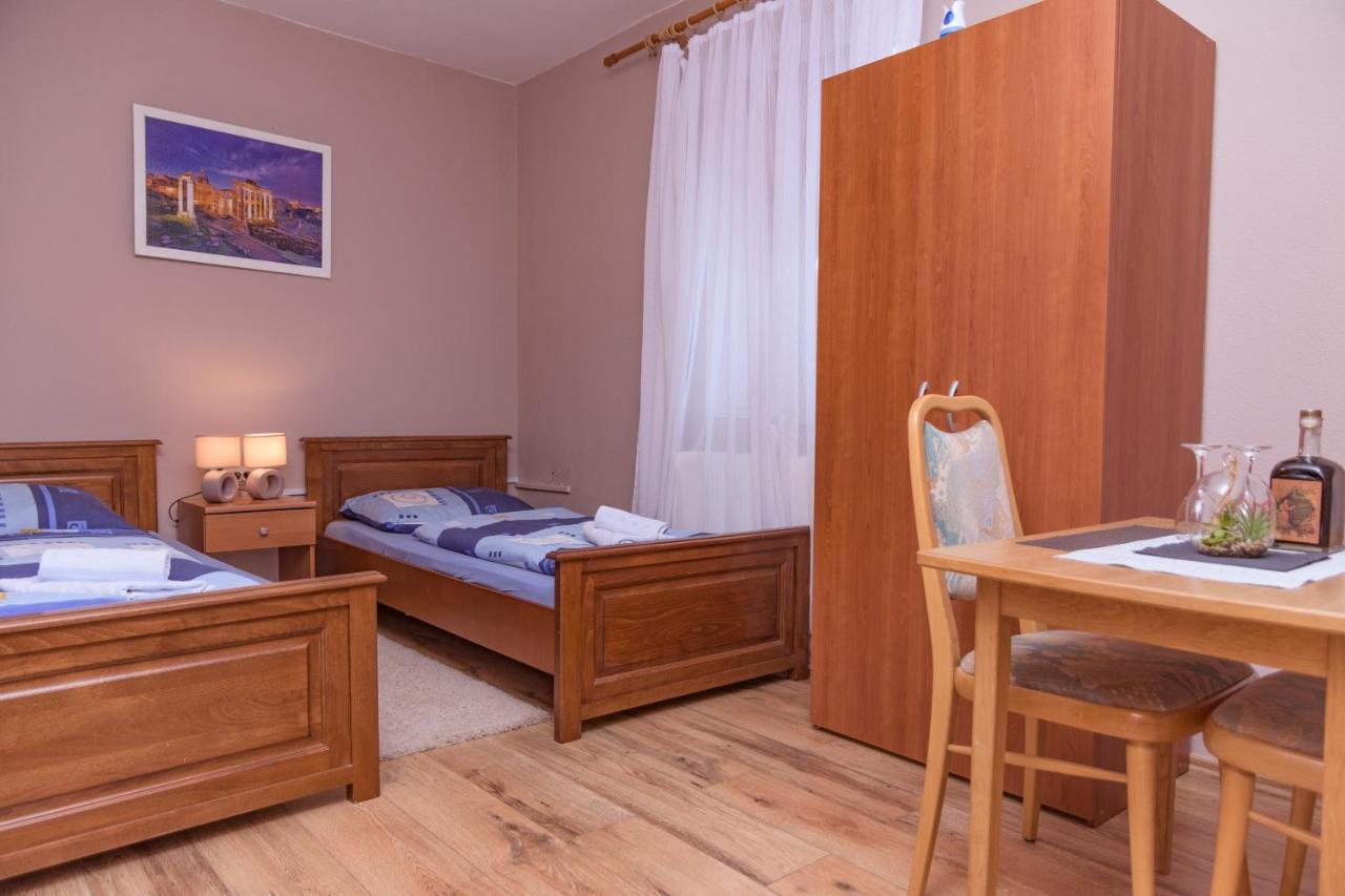 Villa Dijana Gracac  Екстер'єр фото