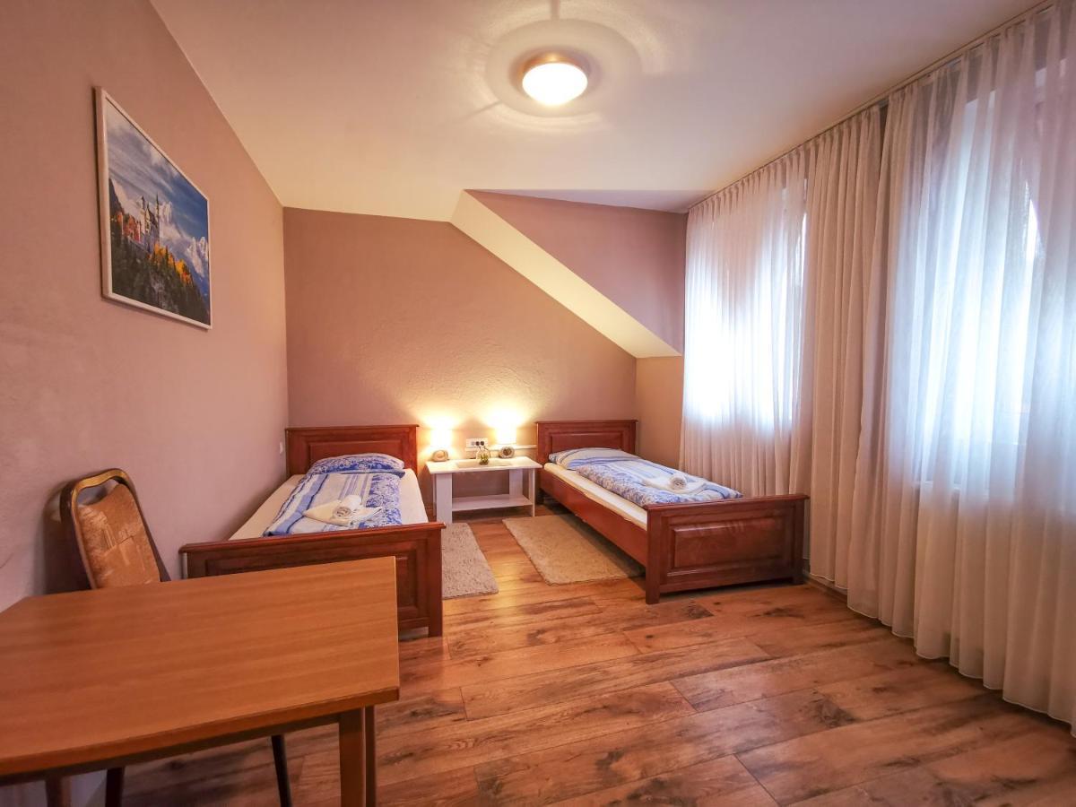 Villa Dijana Gracac  Екстер'єр фото