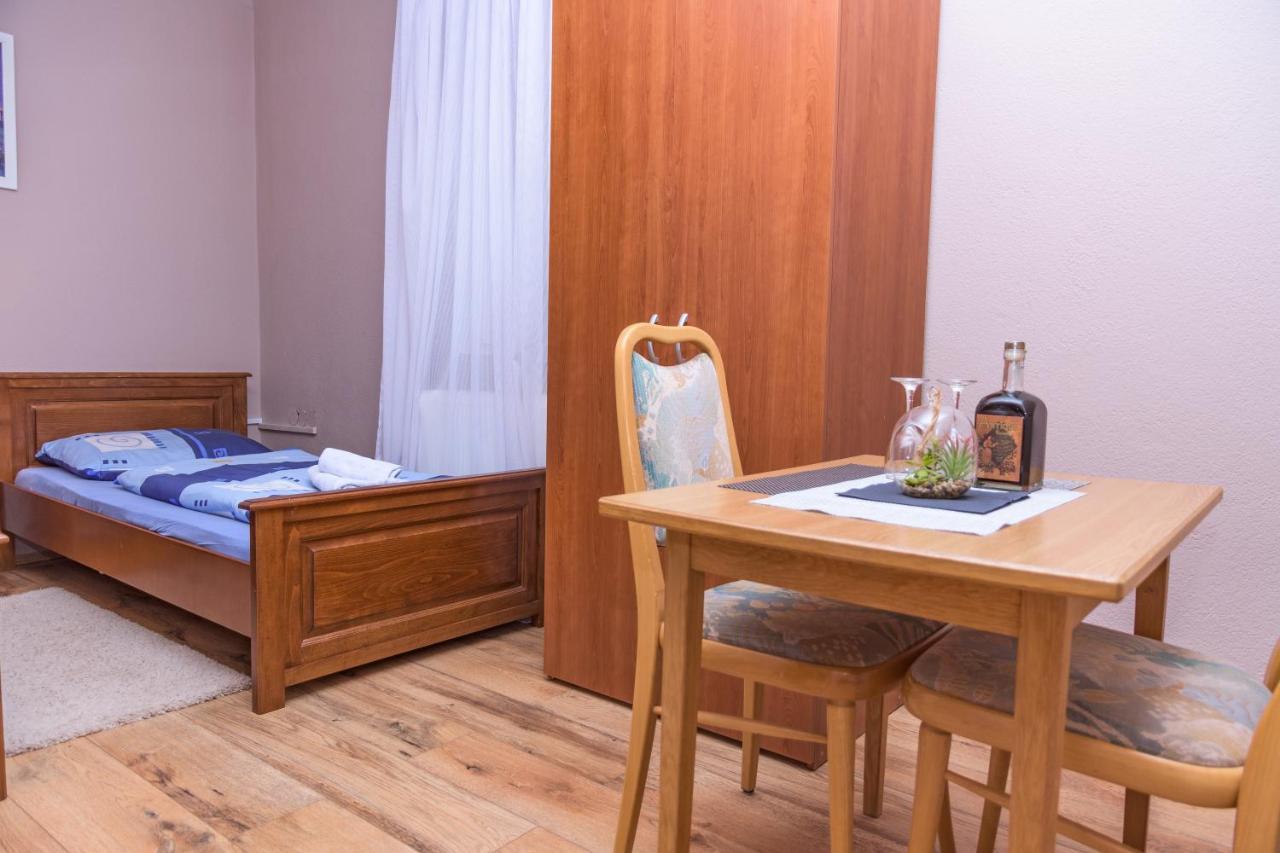 Villa Dijana Gracac  Екстер'єр фото